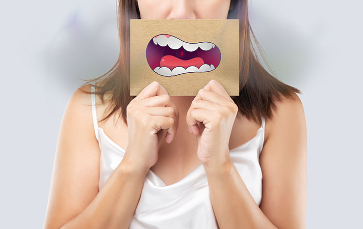 Ağız Kokusu (Halitosis) Neden Olur ve Nasıl Geçer?